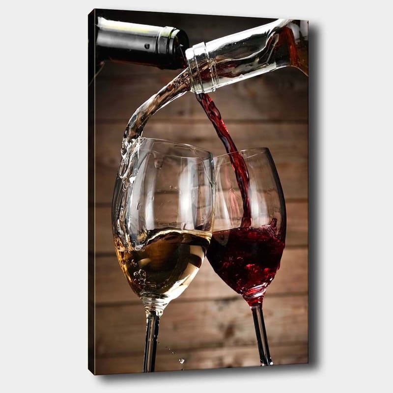 Canvastavla 70x100 cm - Två vinglas som skålar med vitt och rödvin som hälls i dem - Guld / Röd - Inredning - Tavlor & posters - Canvastavla