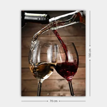 Canvastavla 70x100 cm - Två vinglas som skålar med vitt och rödvin som hälls i dem - Guld / Röd - Inredning - Tavlor & posters - Canvastavla