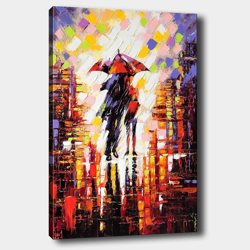 Canvastavla 70x100 cm - Två personer med ett paraply som står i en regnig stadsmiljö, Röd / Svart / Orange