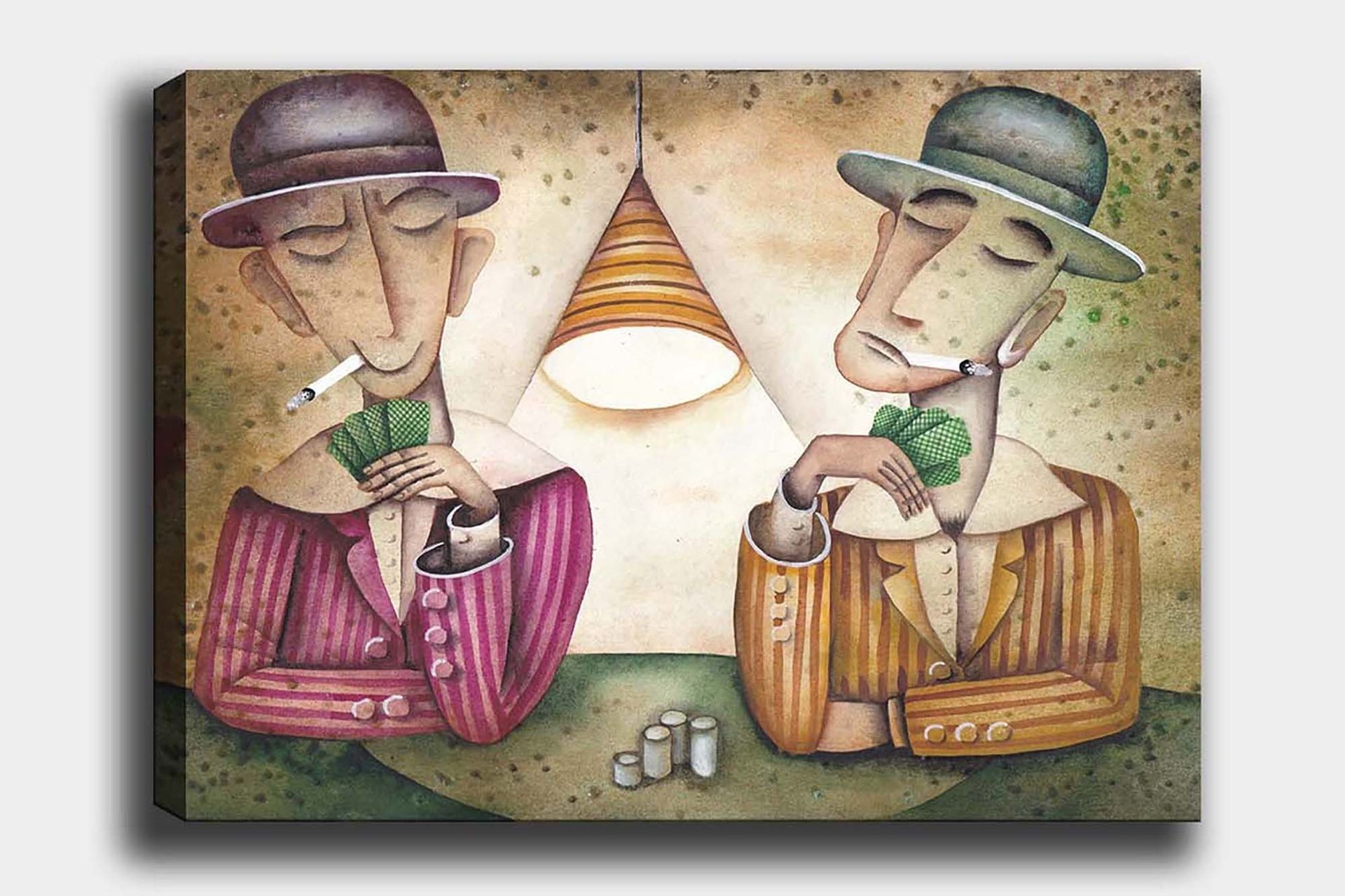 Canvastavla 70x100 cm - Två män som spelar kort under en lampa, med cigaretter i munnen och en koncentrerad min - Lila / Grön / Beige
