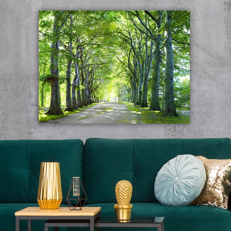 Canvastavla 70x100 cm - Vacker allé av träd som skapar en lugn och inbjudande väg - Grön / Ljusgrön / Brun - Inredning - Tavlor & posters - Canvastavla