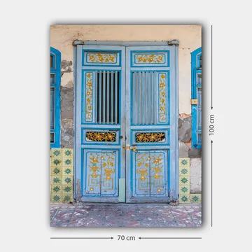 Canvastavla 70x100 cm - Vacker blå dörr med detaljer i guld och dekorativa mönster - Blå / Guld - Inredning - Tavlor & posters - Canvastavla
