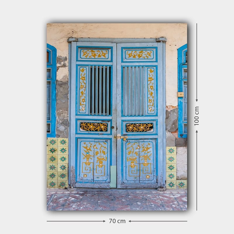 Canvastavla 70x100 cm - Vacker blå dörr med detaljer i guld och dekorativa mönster - Blå / Guld - Inredning - Tavlor & posters - Canvastavla