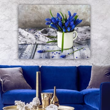 Canvastavla 70x100 cm - Vacker bukett med blå hyacinter i en vit kopp - Blå / Grön - Inredning - Tavlor & posters - Canvastavla