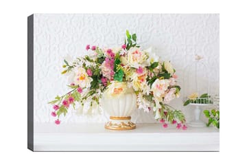 Canvastavla 70x100 cm - Vacker bukett med färgglada blommor i en elegant vas - Rosa / Grön / Krämfärgad - Inredning - Tavlor & posters - Canvastavla