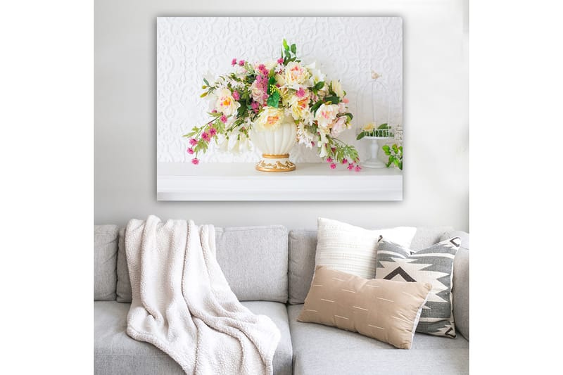 Canvastavla 70x100 cm - Vacker bukett med färgglada blommor i en elegant vas - Rosa / Grön / Krämfärgad - Inredning - Tavlor & posters - Canvastavla
