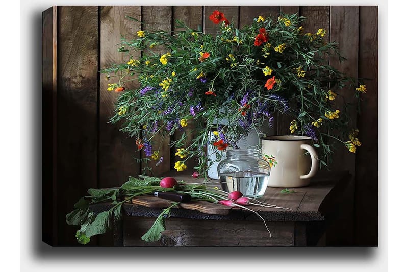 Canvastavla 70x100 cm - Vacker bukett med färgglada blommor i en glasvas på ett träbord - Grön / Gul / Röd - Inredning - Tavlor & posters - Canvastavla