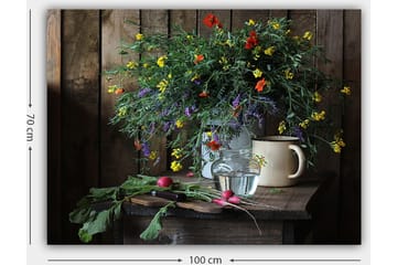 Canvastavla 70x100 cm - Vacker bukett med färgglada blommor i en glasvas på ett träbord - Grön / Gul / Röd - Inredning - Tavlor & posters - Canvastavla