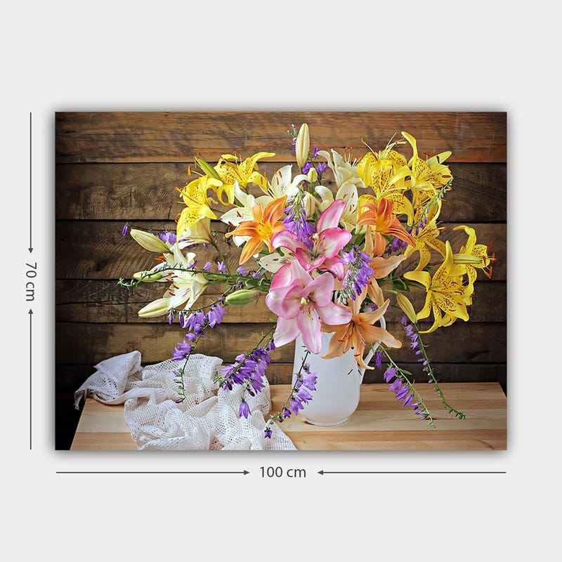 Canvastavla 70x100 cm - Vacker bukett med färgglada blommor i en vit vas - Gul / Rosa / Lila - Inredning - Tavlor & posters - Canvastavla