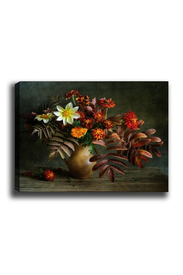 Canvastavla 70x100 cm - Vacker bukett med färgglada blommor och löv i en keramikvas - Vit / Orange / Röd - Inredning - Tavlor & posters - Canvastavla