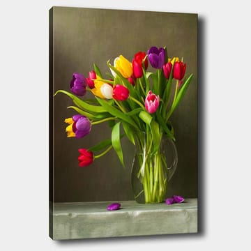 Canvastavla 70x100 cm - Vacker bukett med färgglada tulpaner i en glasvas - Lila / Röd / Gul - Inredning - Tavlor & posters - Canvastavla