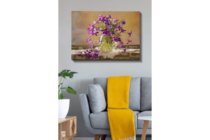 Canvastavla 70x100 cm - Vacker bukett med lila blommor i en glasvas - Lila / Grön - Inredning - Tavlor & posters - Canvastavla