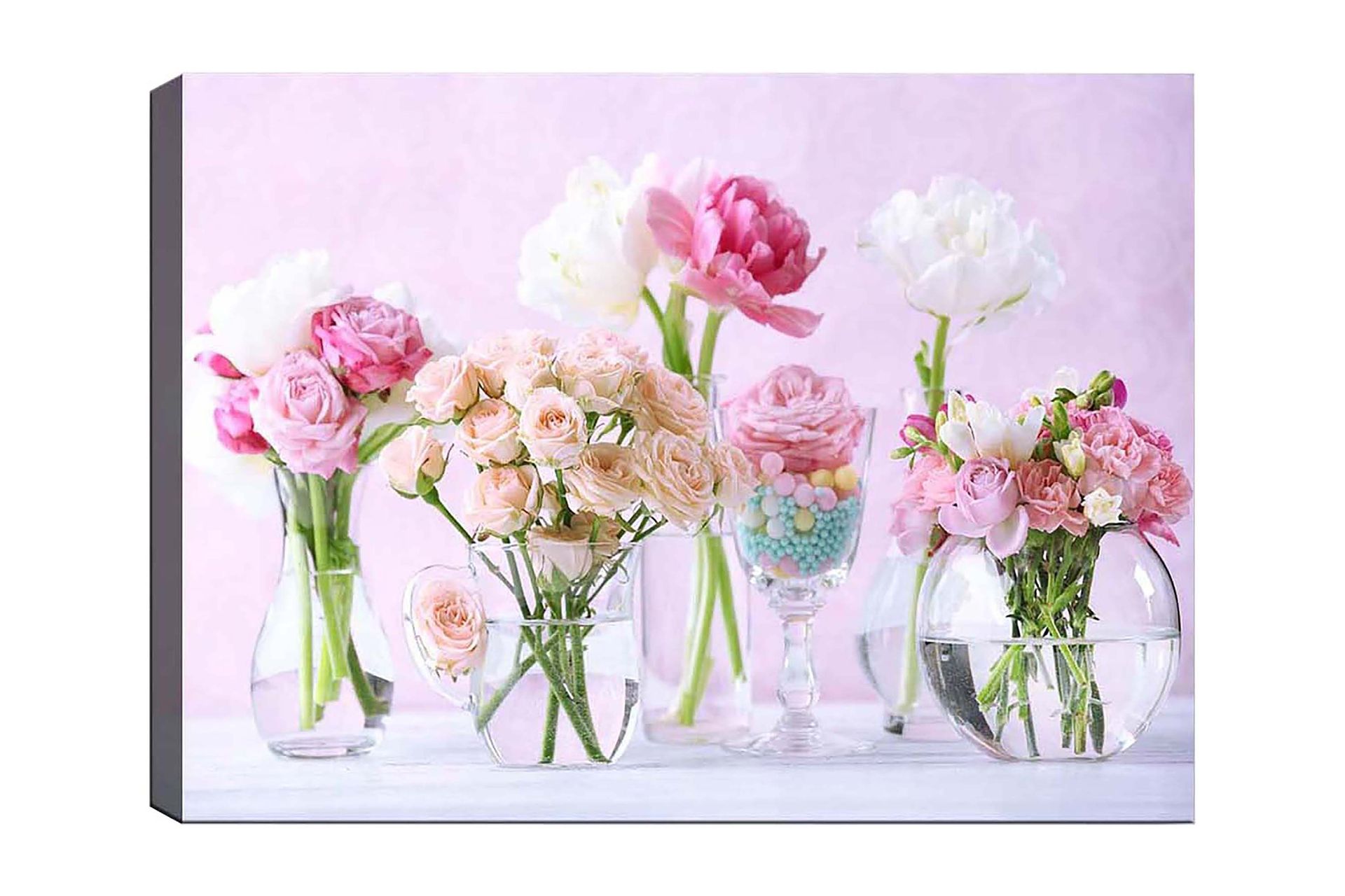 Canvastavla 70x100 cm - Vacker bukett med rosa och vita blommor i olika glasvaser - Rosa / Vit / Grön