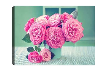 Canvastavla 70x100 cm - Vacker bukett med rosa rosor i en ljus vas - Rosa / Grön - Inredning - Tavlor & posters - Canvastavla