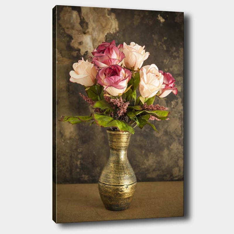 Canvastavla 70x100 cm - Vacker bukett med rosor i en dekorativ vas, Rosa / Grön / Guld