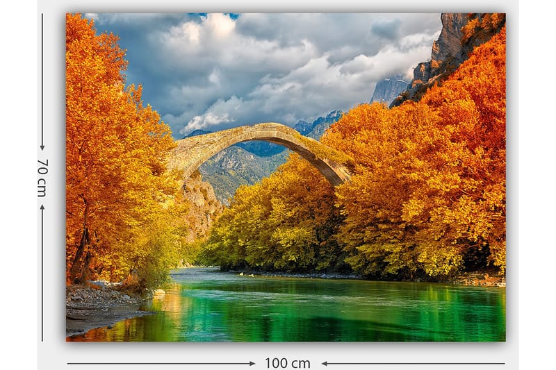 Canvastavla 70x100 cm - Vacker höstlandskap med en gammal stenbro som sträcker sig över en glittrande flod omgiven av färgglada träd - Orange / Grön / Blå - Inredning - Tavlor & posters - Canvastavla
