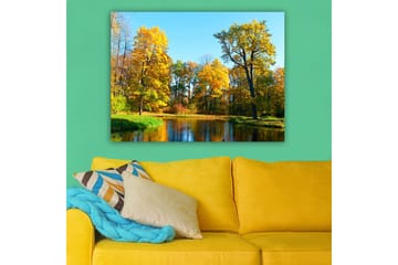 Canvastavla 70x100 cm - Vacker höstlandskap med färgglada träd och en spegelblanka sjö - Guldgul / Grön / Blå - Inredning - Tavlor & posters - Canvastavla