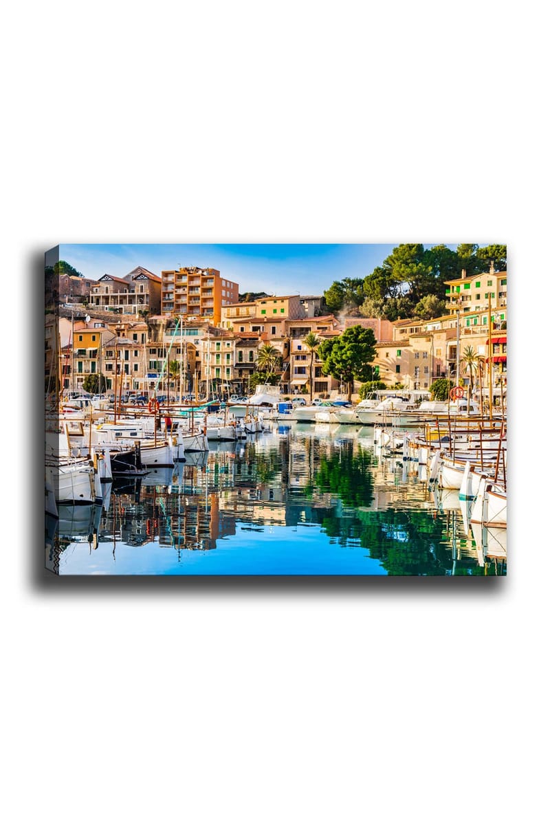 Canvastavla 70x100 cm - Vacker hamn med segelbåtar och färgglada hus vid vattnet, Blå / Grön / Orange
