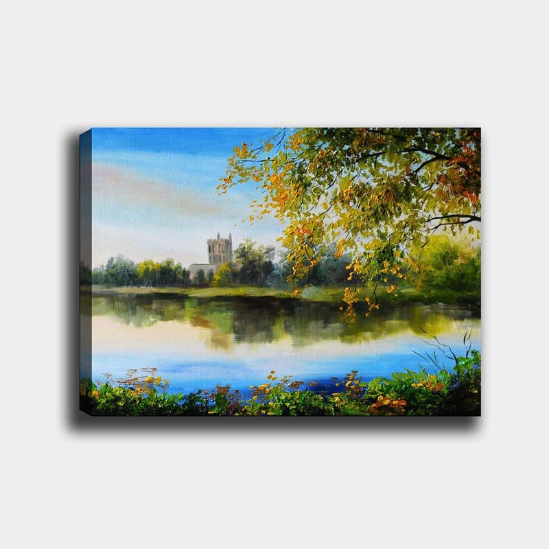 Canvastavla 70x100 cm - Vacker landskapsmålning med en spegelblanka sjö och ett gammalt torn i bakgrunden, omgiven av träd och höstfärger, Grön / Blå / Gul
