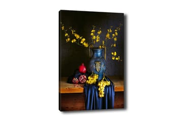 Canvastavla 70x100 cm - Vacker stilleben med en blå vas fylld med gula blommor och frukter som granatäpple och druvor - Blå / Gul / Röd - Inredning - Tavlor & posters - Canvastavla