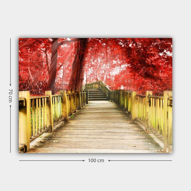 Canvastavla 70x100 cm - Vacker träbro omgiven av lysande röda träd i en höstig miljö - Röd / Gulgrön - Inredning - Tavlor & posters - Canvastavla