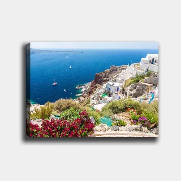 Canvastavla 70x100 cm - Vacker utsikt över Santorini med vita hus och blommor som pryder klipporna vid havet - Blå / Vit / Grön - Inredning - Tavlor & posters - Canvastavla
