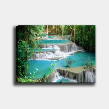 Canvastavla 70x100 cm - Vacker vattenfallscen med flera nivåer av klart, turkost vatten omgiven av grönskande vegetation - Turkos / Grön - Inredning - Tavlor & posters - Canvastavla