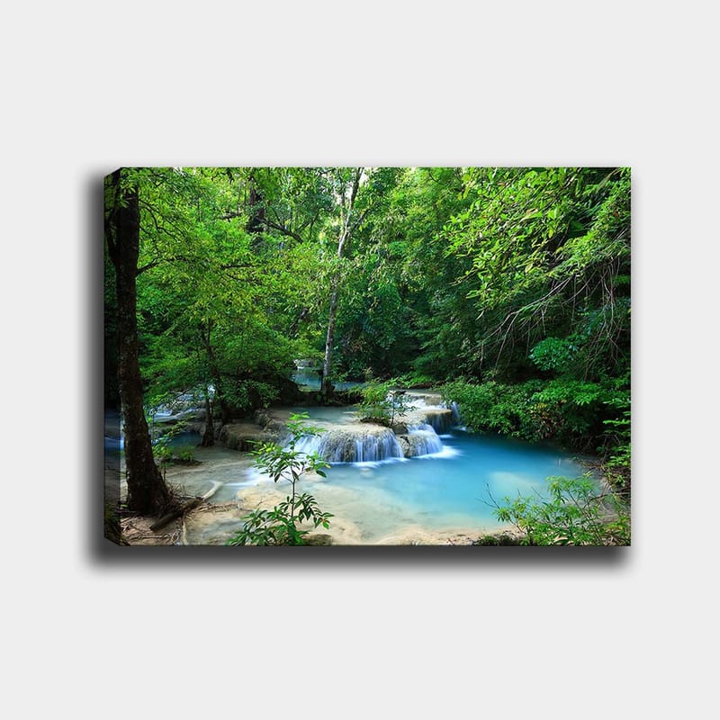 Canvastavla 70x100 cm - Vacker vattenfallsscen omgiven av frodig grönska, Grön / Blå / Beige