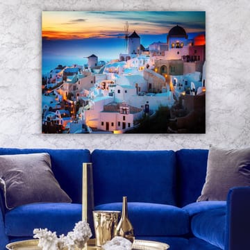 Canvastavla 70x100 cm - Vacker vy över de vita husen i en grekisk by vid solnedgången - Vit / Blå / Orange - Inredning - Tavlor & posters - Canvastavla