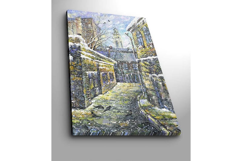 Canvastavla 70x100 cm - Vintergata omgiven av gamla byggnader med snö på taken - Gult / Blått / Vitt - Inredning - Tavlor & posters - Canvastavla