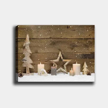 Canvastavla 70x100 cm - Vinterlig dekoration med ljus, träd och stjärnor på en snötäckt yta - Vit / Grå / Brun - Inredning - Tavlor & posters - Canvastavla