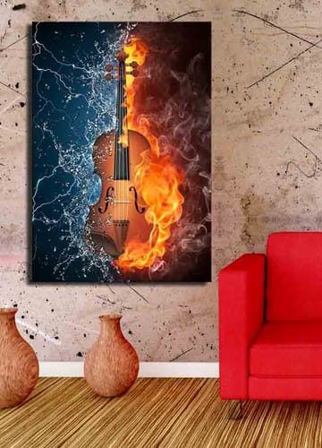 Canvastavla 70x100 cm - Violin som är omgiven av eld och vatten, vilket symboliserar kontrasten mellan elementen - Orange / Blå / Brun - Inredning - Tavlor & posters - Canvastavla