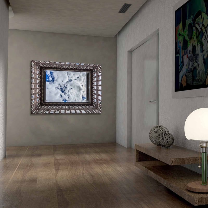 Canvastavla 70x100 cm - Vy av en byggnadsfasad som ramar in en spegelbild av himlen - Mörkbrun / Vit / Ljusblå - Inredning - Tavlor & posters - Canvastavla