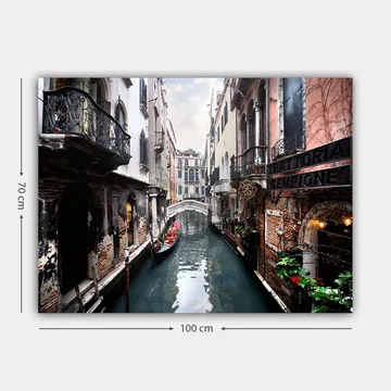 Canvastavla 70x100 cm - Pittoresk kanal i Venedig med gondoler och historiska byggnader - Mörkblå / Tegelröd / Grön - Inredning - Tavlor & posters - Canvastavla