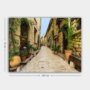 Canvastavla 70x100 cm - Pittoresk gränd i en gammal by med stenhus och blomkrukor - Beige / Grön / Terrakotta - Inredning - Tavlor & posters - Canvastavla