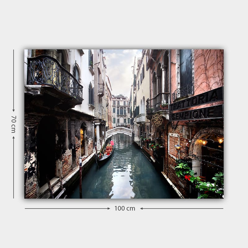 Canvastavla 70x100 cm - Pittoresk kanal i Venedig med gondoler och historiska byggnader - Mörkblå / Tegelröd / Grön - Inredning - Tavlor & posters - Canvastavla