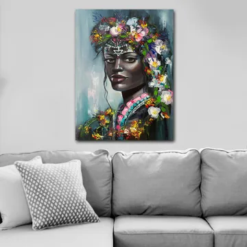 Canvastavla 70x100 cm - Porträtt av en kvinna med blommor i håret och en mystisk uttryck - Svart / Rosa / Grön - Inredning - Tavlor & posters - Canvastavla