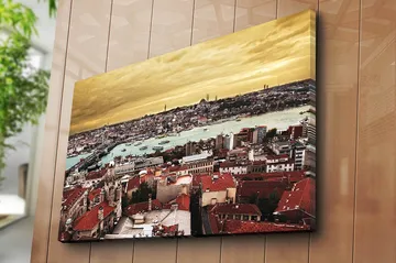 Canvastavla 70x100 cm - Panoramavy över Istanbul med tak av tegel och en glittrande vattenyta - Röd / Turkos / Guld - Inredning - Tavlor & posters - Canvastavla