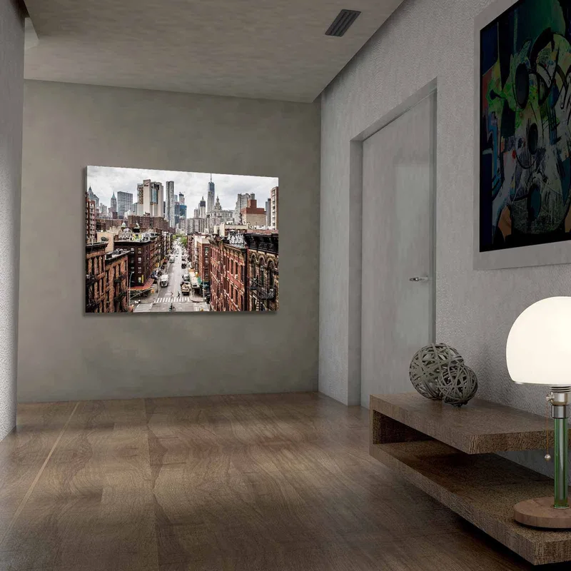 Canvastavla 70x100 cm - Panoramavy av en stad med höga byggnader och livliga gator - Mörkröd / Grå / Beige - Inredning - Tavlor & posters - Canvastavla