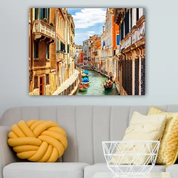 Canvastavla 70x100 cm - Pittoresk kanal i Venedig med färgglada byggnader och båtar - Terrakotta / Blå / Grön - Inredning - Tavlor & posters - Canvastavla