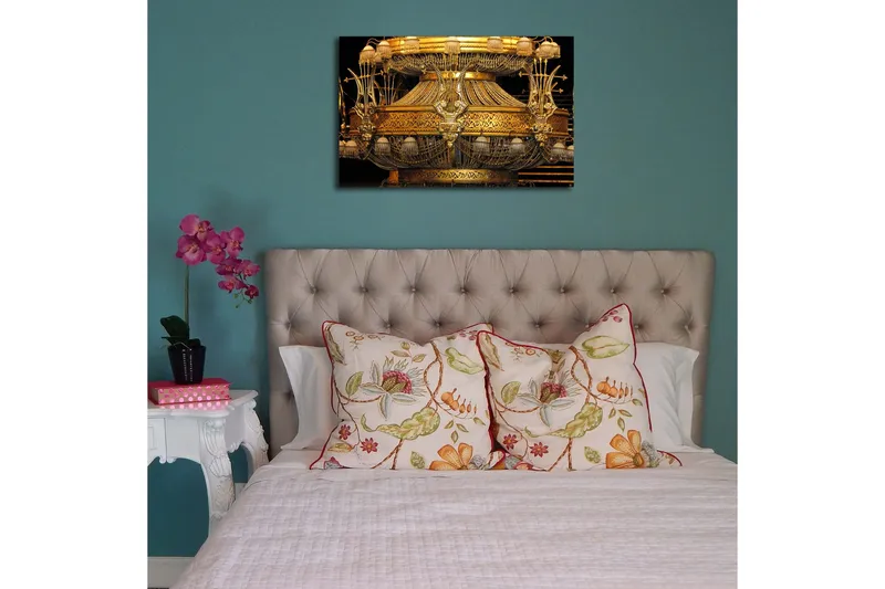 Canvastavla 70x45 cm - Glittrande ljuskrona med intrikata detaljer - Guld / Svart - Inredning - Tavlor & posters - Canvastavla