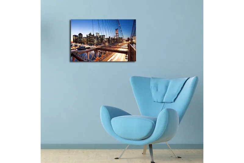 Canvastavla 70x45 cm - Stadssilhuett med bro och ljusspel vid skymning - Mörkblå / Orange / Svart - Inredning - Tavlor & posters - Canvastavla