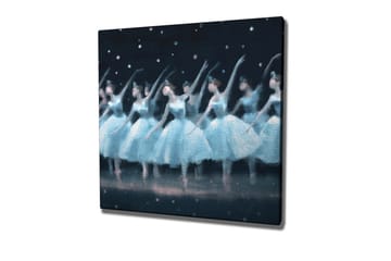 Canvastavla - Dansande ballerinaer i ljusblå klänningar - Ljusblå / Svart / Vit - Inredning - Tavlor & posters - Canvastavla