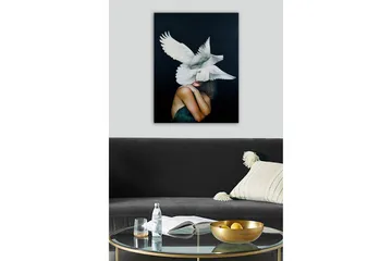 Canvastavla - Fåglar som sv ävar över en kvinna med en naken axel - Vit / Svart / Hudfärg - Inredning - Tavlor & posters - Canvastavla