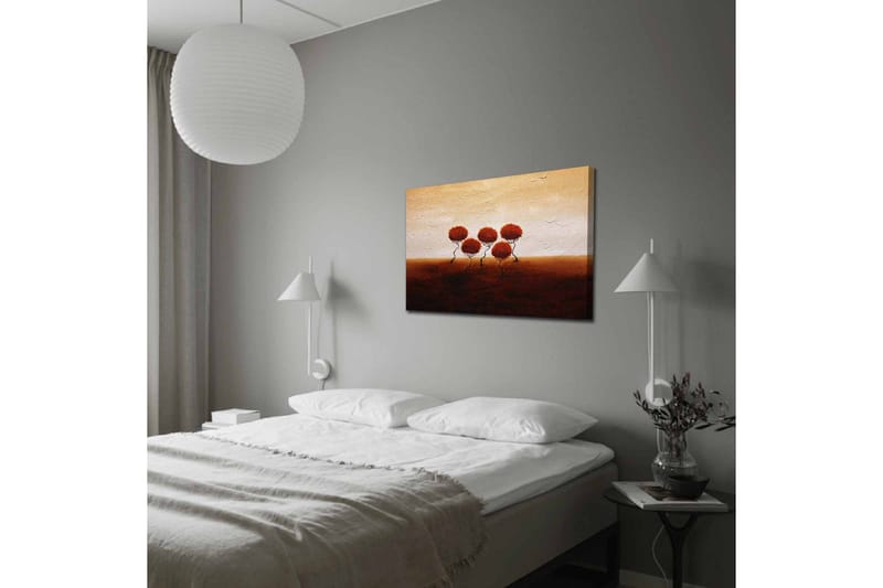 Canvastavla - Fem stiliserade träd med runda, röda kronor på en mjukt böljande bakgrund - Röd / Brun / Beige - Inredning - Tavlor & posters - Canvastavla