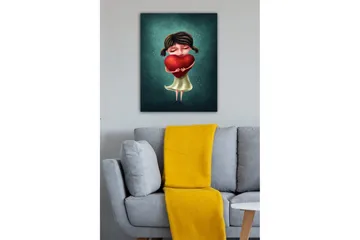 Canvastavla - Flicka som håller ett stort rött hjärta - Röd / Grön / Beige - Inredning - Tavlor & posters - Canvastavla