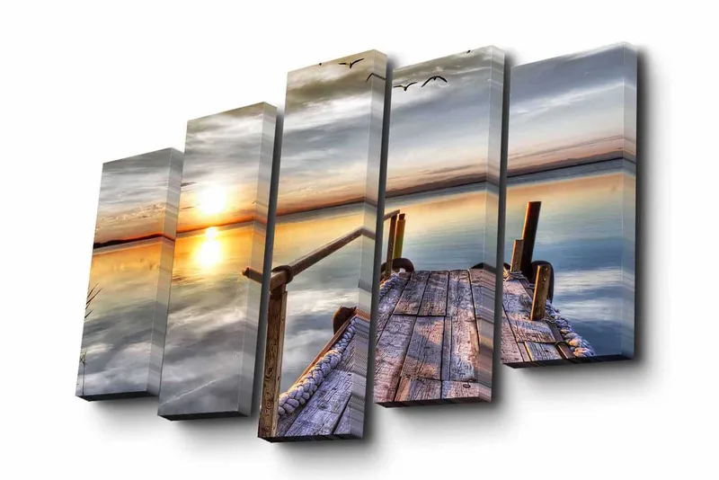 Canvastavla i 5 delar 82x50 cm - Solnedgång över en spegelblanka sjö med en brygga i förgrunden - Orange / Blå / Grå - Inredning - Tavlor & posters - Canvastavla