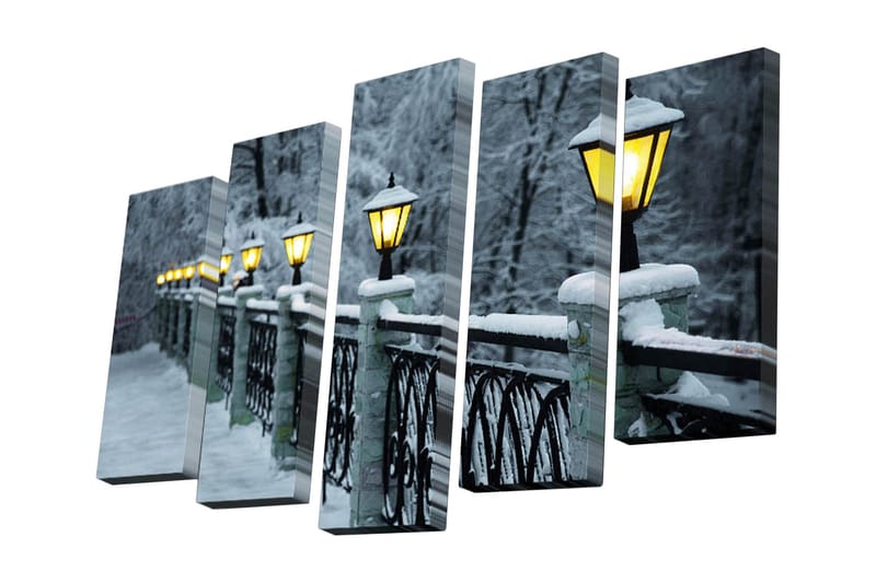 Canvastavla i 5 delar 82x50 cm - Vinterlandskap med snöklädda lampor längs en bro - Grå / Vit / Gul - Inredning - Tavlor & posters - Canvastavla
