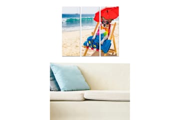Canvastavla i trä 3-delar 50x70 cm - Avkopplande hund på strandstol med parasoll - Blå / Röd / Beige - Inredning - Tavlor & posters - Canvastavla