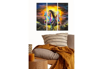 Canvastavla i trä 3-delar 50x70 cm - Färgglada hästar i rörelse mot en dramatisk bakgrund - Lila / Gult / Svart - Inredning - Tavlor & posters - Canvastavla